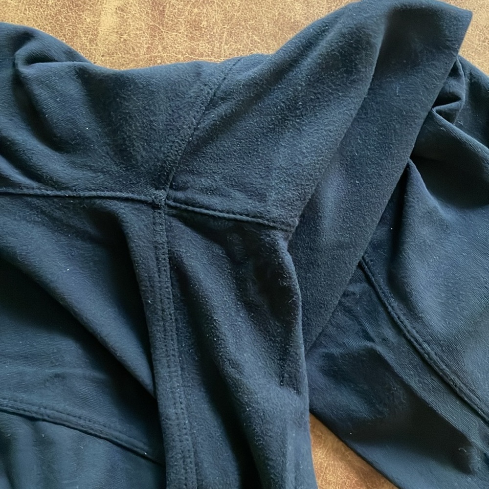 Athleta 22” Crop Leggings w Side & Back Pockets Sz Medium Black - Picture 2 of 7